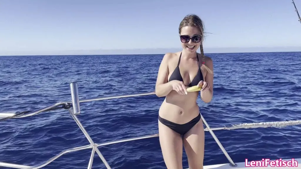 thumbnail foto nr. 1 von BIKINI GIRLFRIEND EXPERIENCE! 2025! BOOT BANANA BLOWJOB!