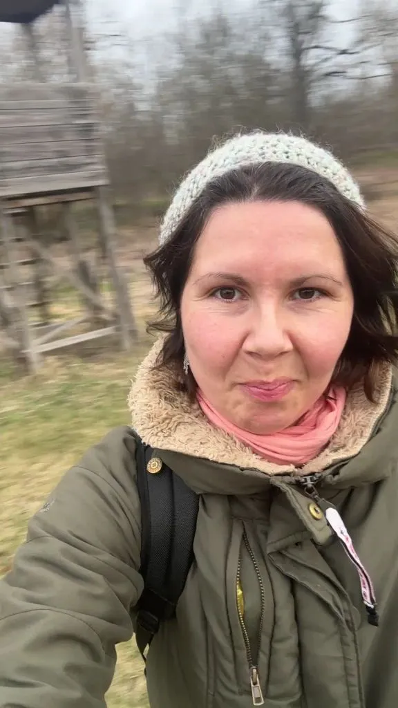 thumbnail foto nr. 2 von Vicky auf dem Hochstand