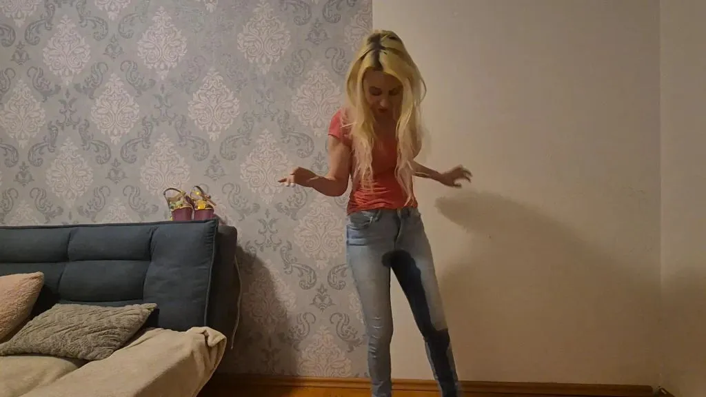thumbnail foto nr. 10 von Userwunsch Nylons und Jeans Pissen