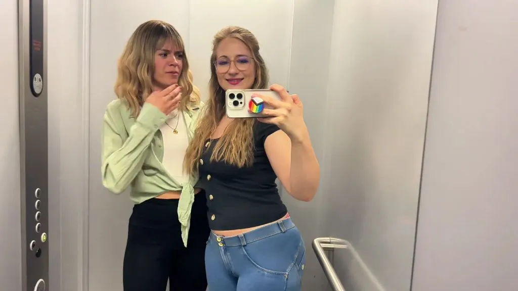 thumbnail foto nr. 1 von Hab ich sie verführt? Ihr erstes Mal mit einer Frau